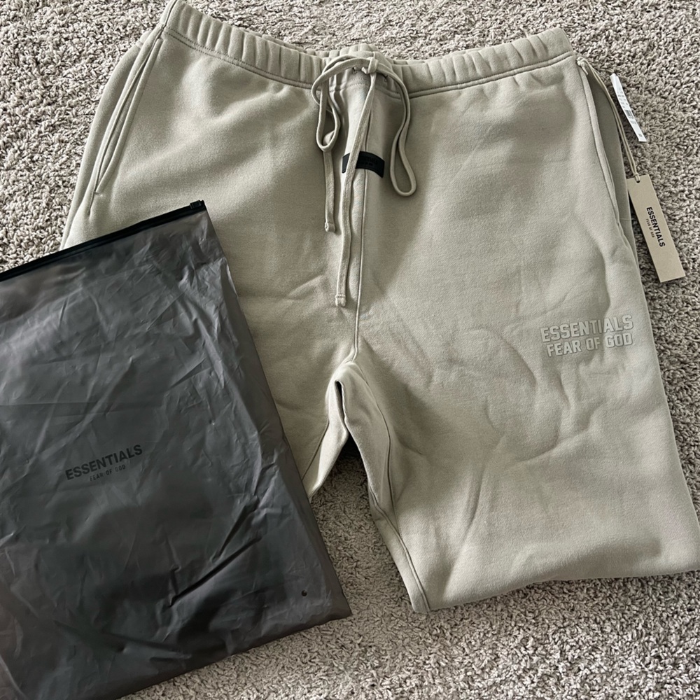 Fear of God Essentials Seal Sweatpants - worn once, excellent condition